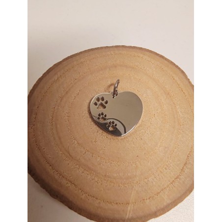 Collier coeur avec pattes de chiens