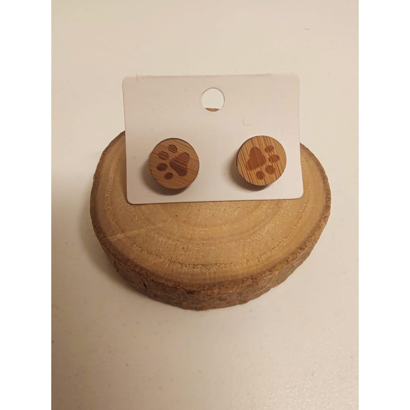 Boucle d'oreille ronde pattes de chien en bois