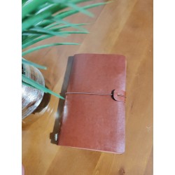 Carnet de voyage en cuir marron foncé